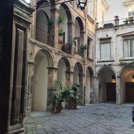 Carmelina 20 Apartment Napoli Bagian luar foto