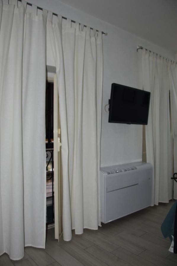 Carmelina 20 Apartment Napoli Bagian luar foto