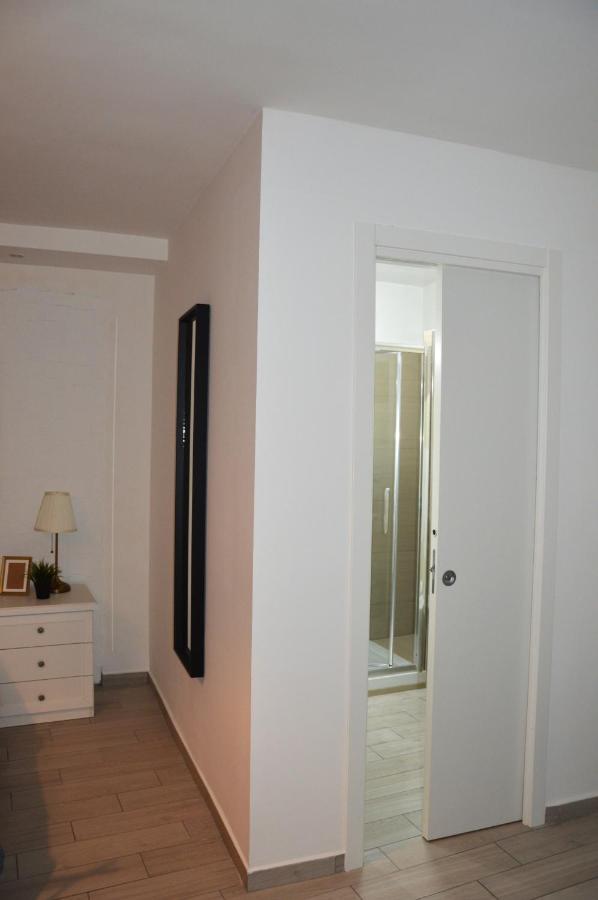 Carmelina 20 Apartment Napoli Bagian luar foto