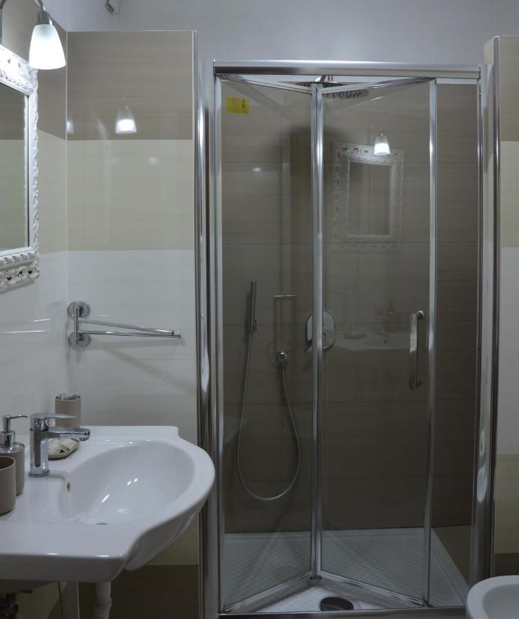 Carmelina 20 Apartment Napoli Bagian luar foto