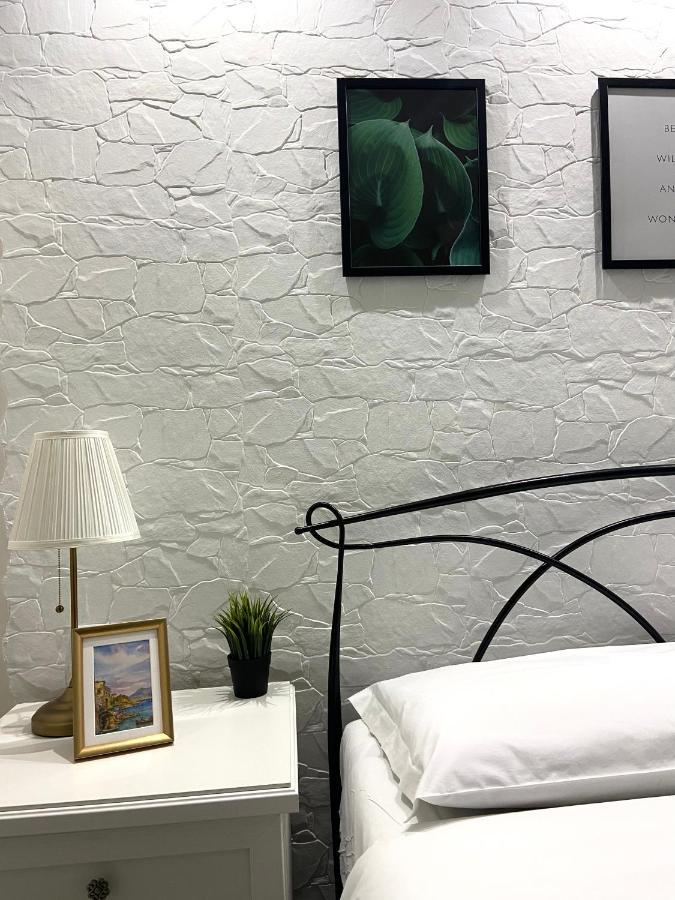 Carmelina 20 Apartment Napoli Bagian luar foto